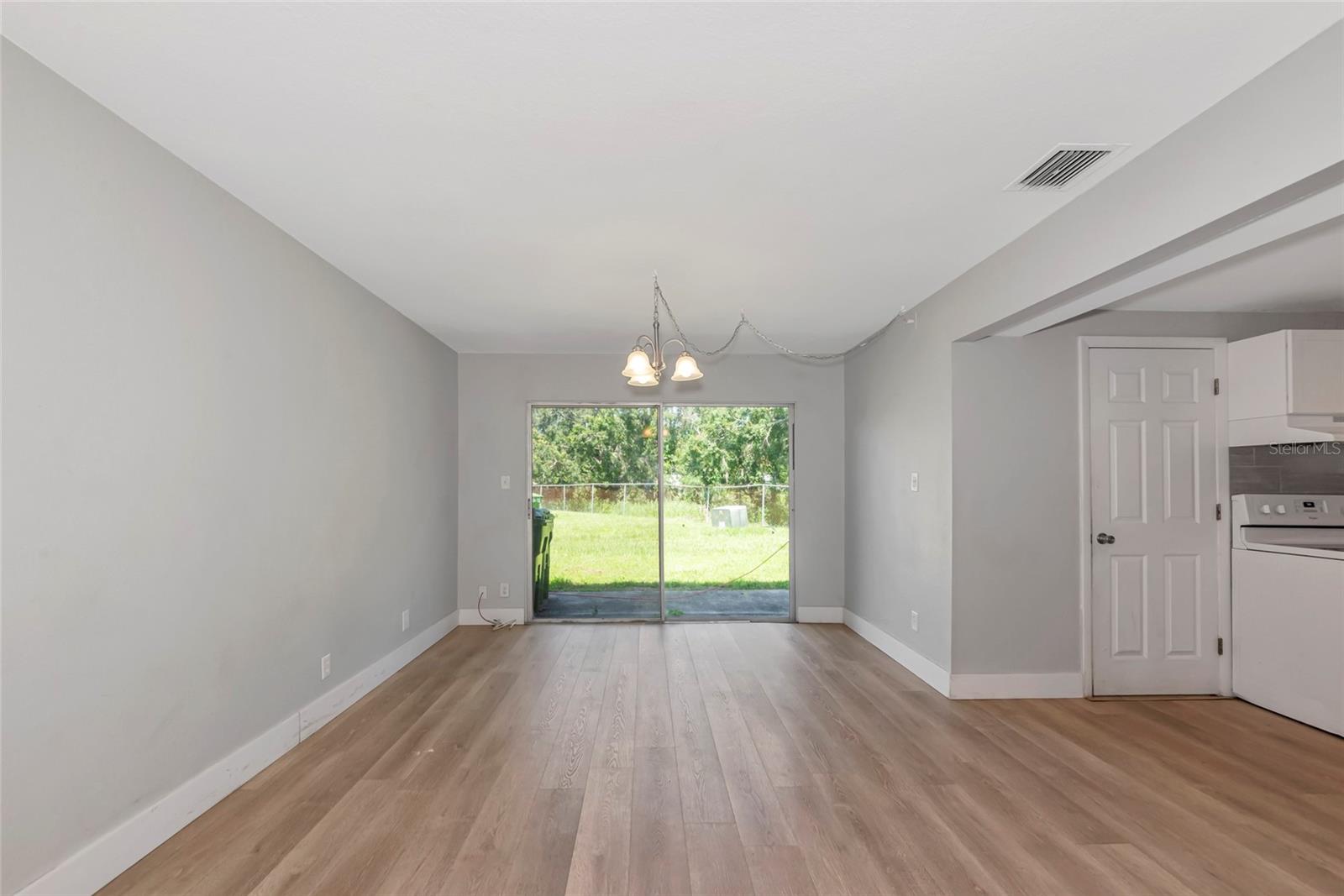 Image 8 of 34 For 405 Barlow Avenue 61