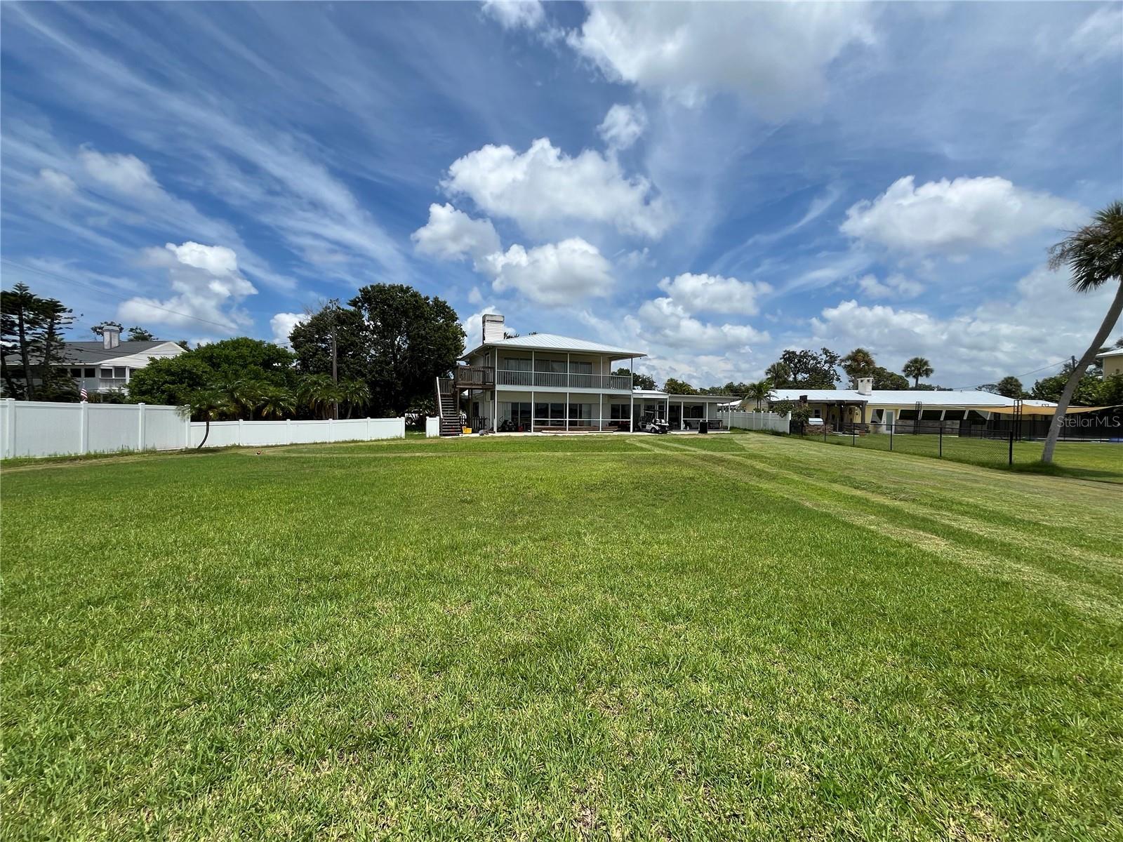 Image 3 of 8 For 708 45th Avenue E