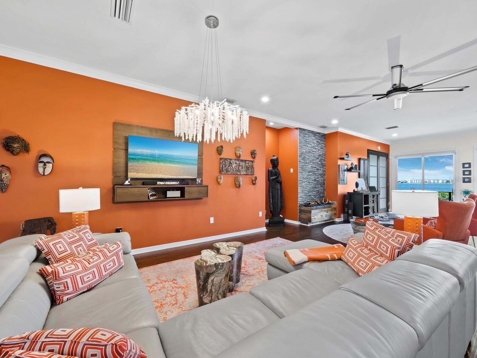 Image 4 of 71 For 8810 Fishermens Bay Drive