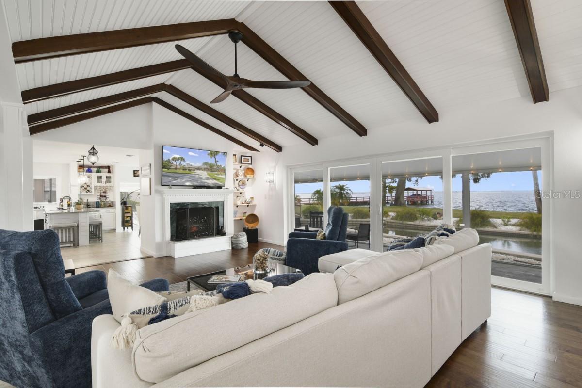Image 15 of 40 For 8035 Lakeside Drive
