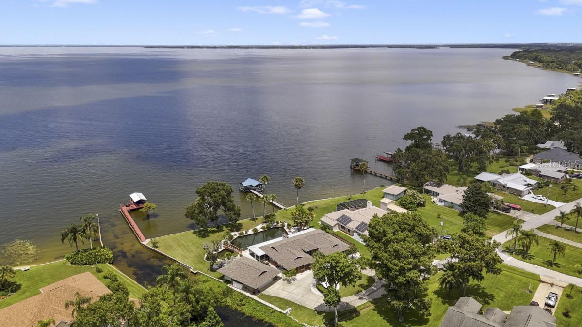Image 5 of 40 For 8035 Lakeside Drive