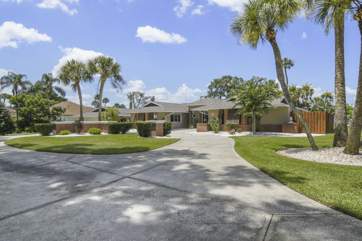 Image 6 of 40 For 8035 Lakeside Drive