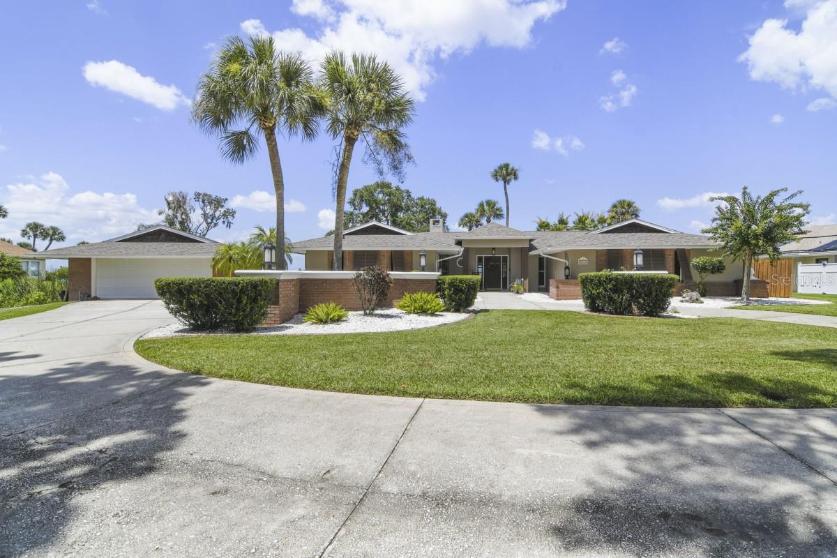 Image 7 of 40 For 8035 Lakeside Drive