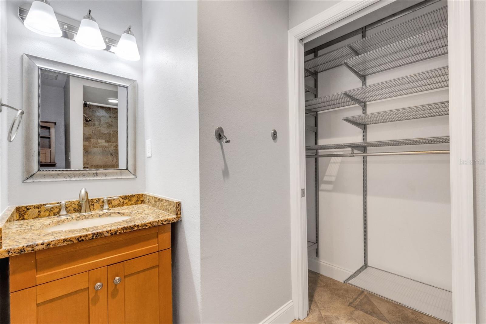 Image 36 of 62 For 2707 Leroy Street