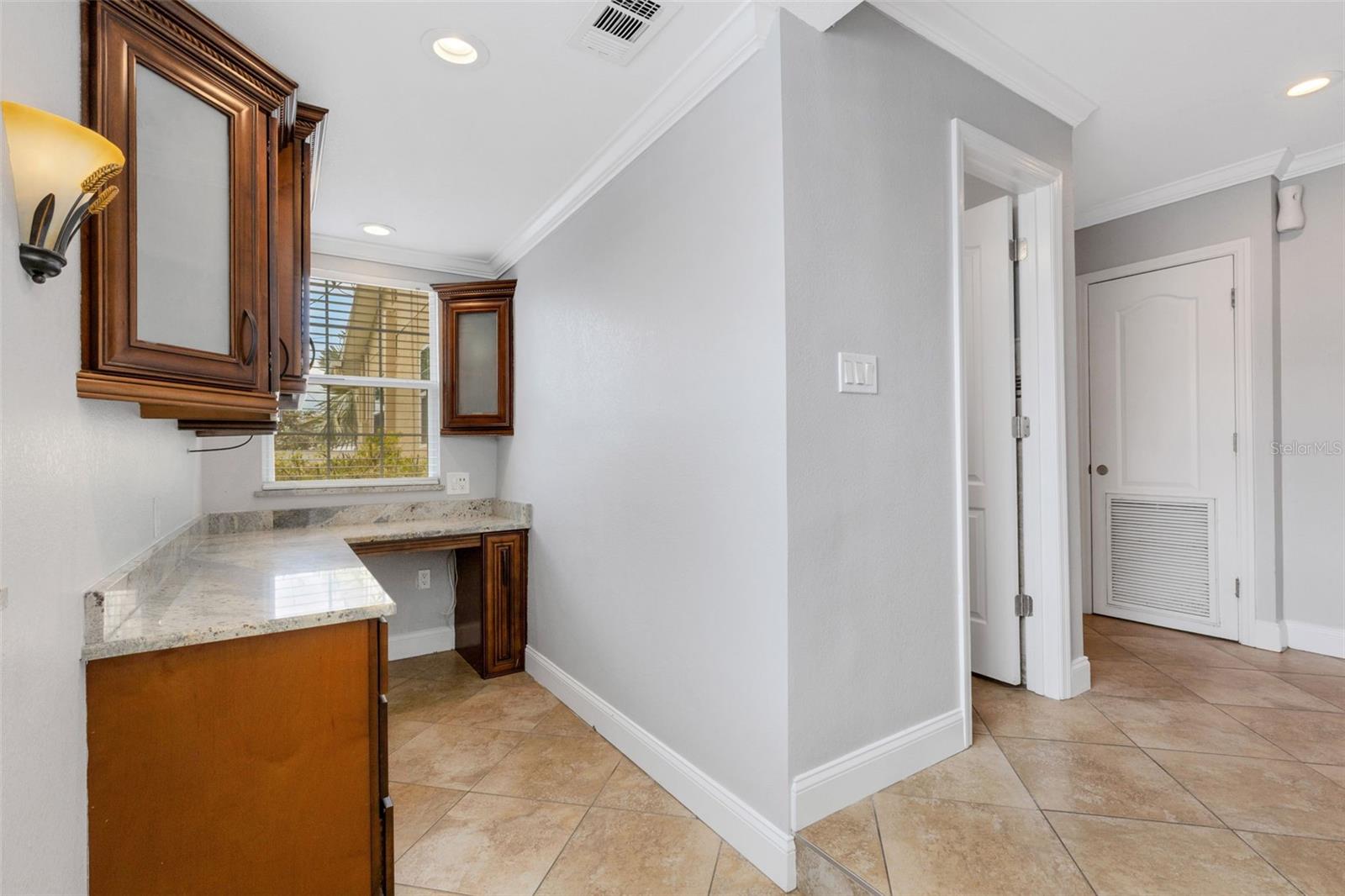 Image 41 of 62 For 2707 Leroy Street