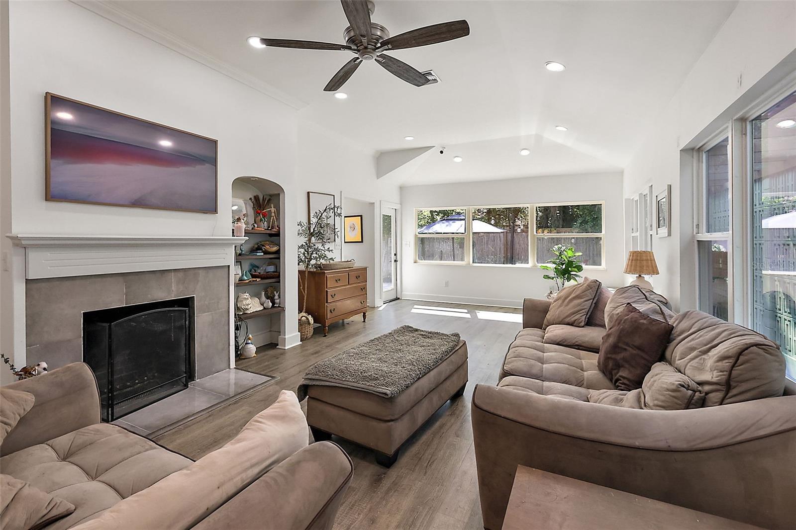 Image 8 of 31 For 1206 Sunshine Avenue