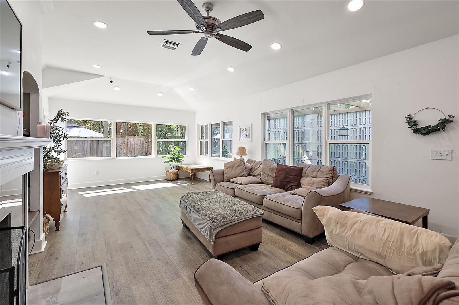 Image 9 of 31 For 1206 Sunshine Avenue