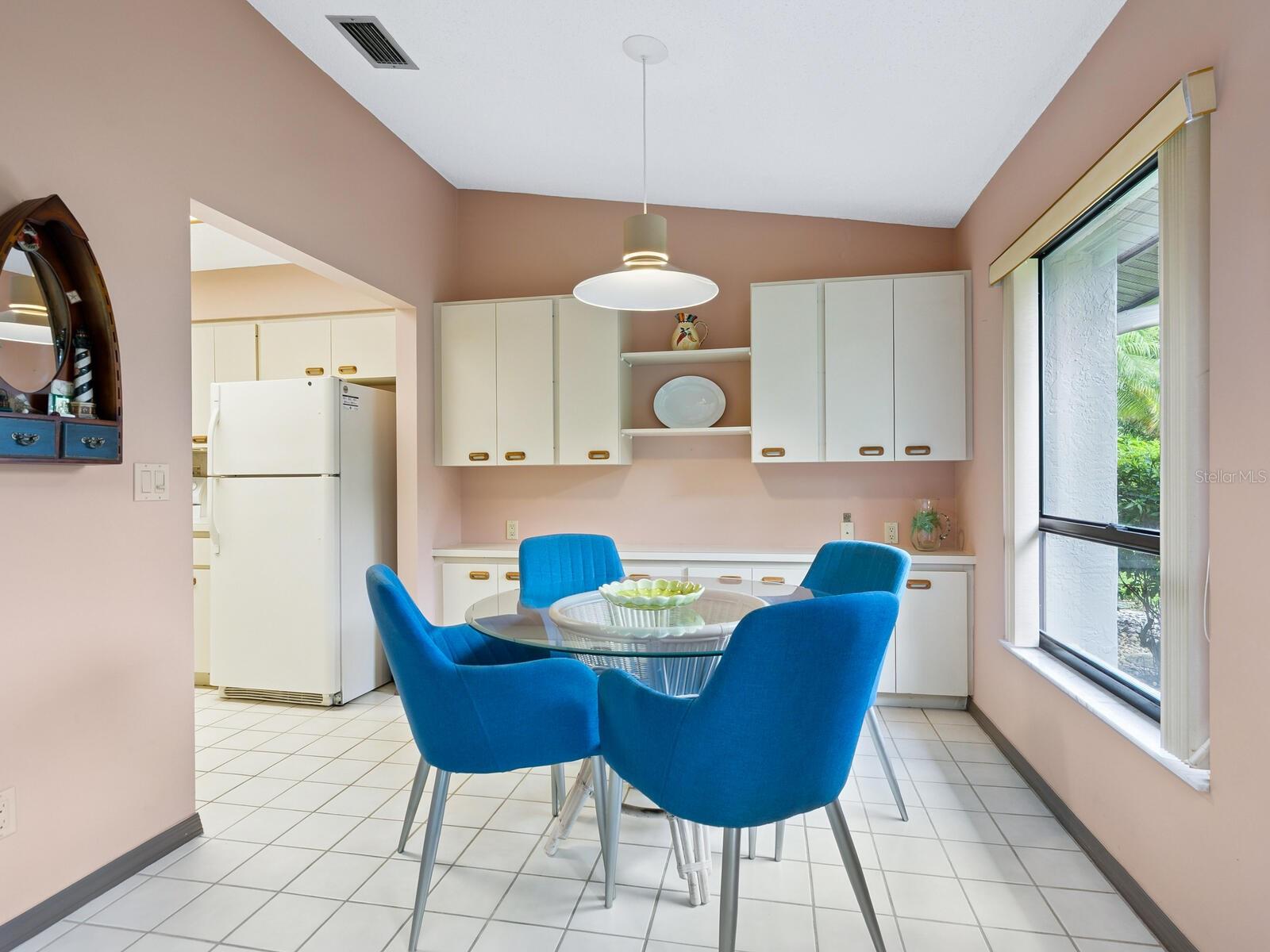 Image 11 of 45 For 4042 Wilshire Circle E 151