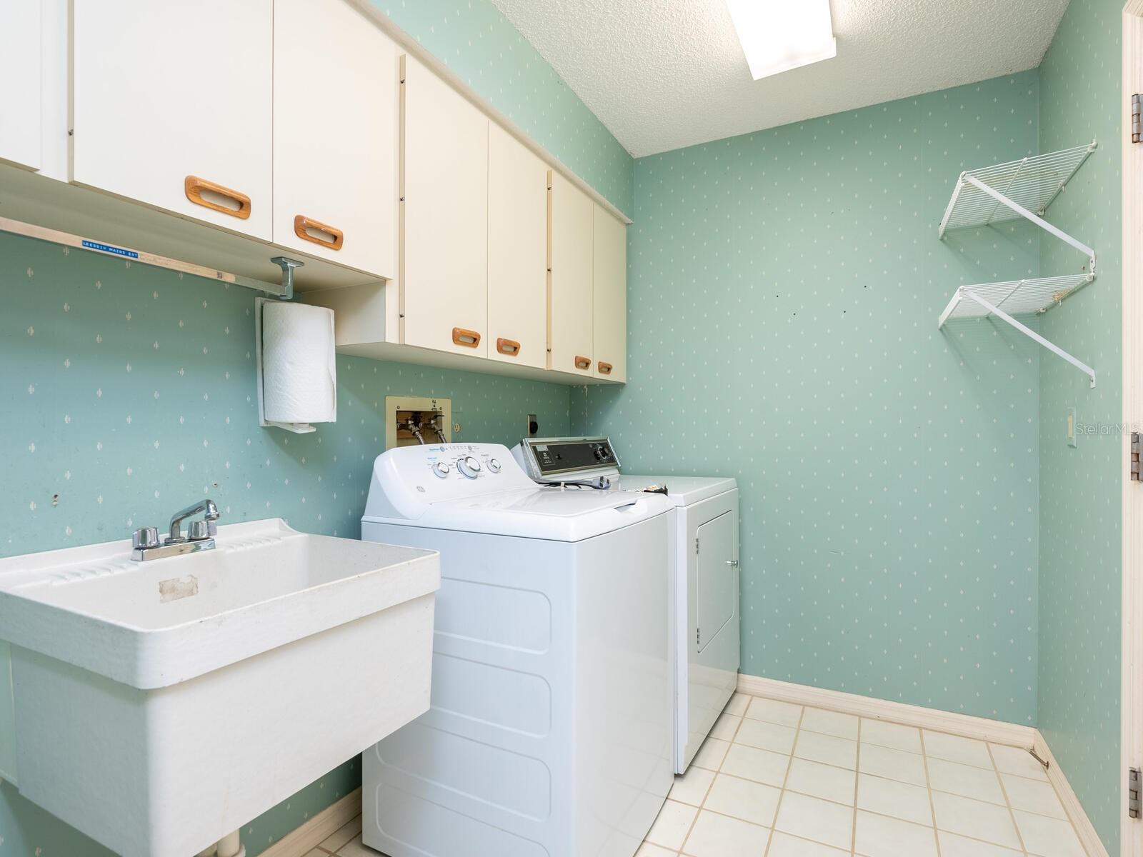 Image 30 of 45 For 4042 Wilshire Circle E 151