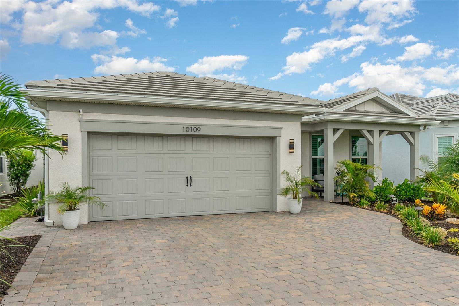 Image 3 of 63 For 10109 Beachwalk Drive