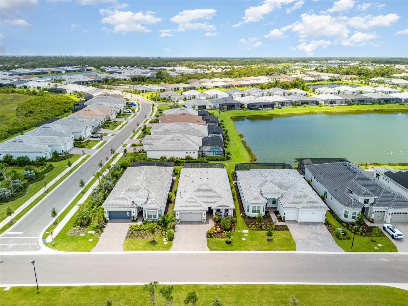Image 38 of 63 For 10109 Beachwalk Drive