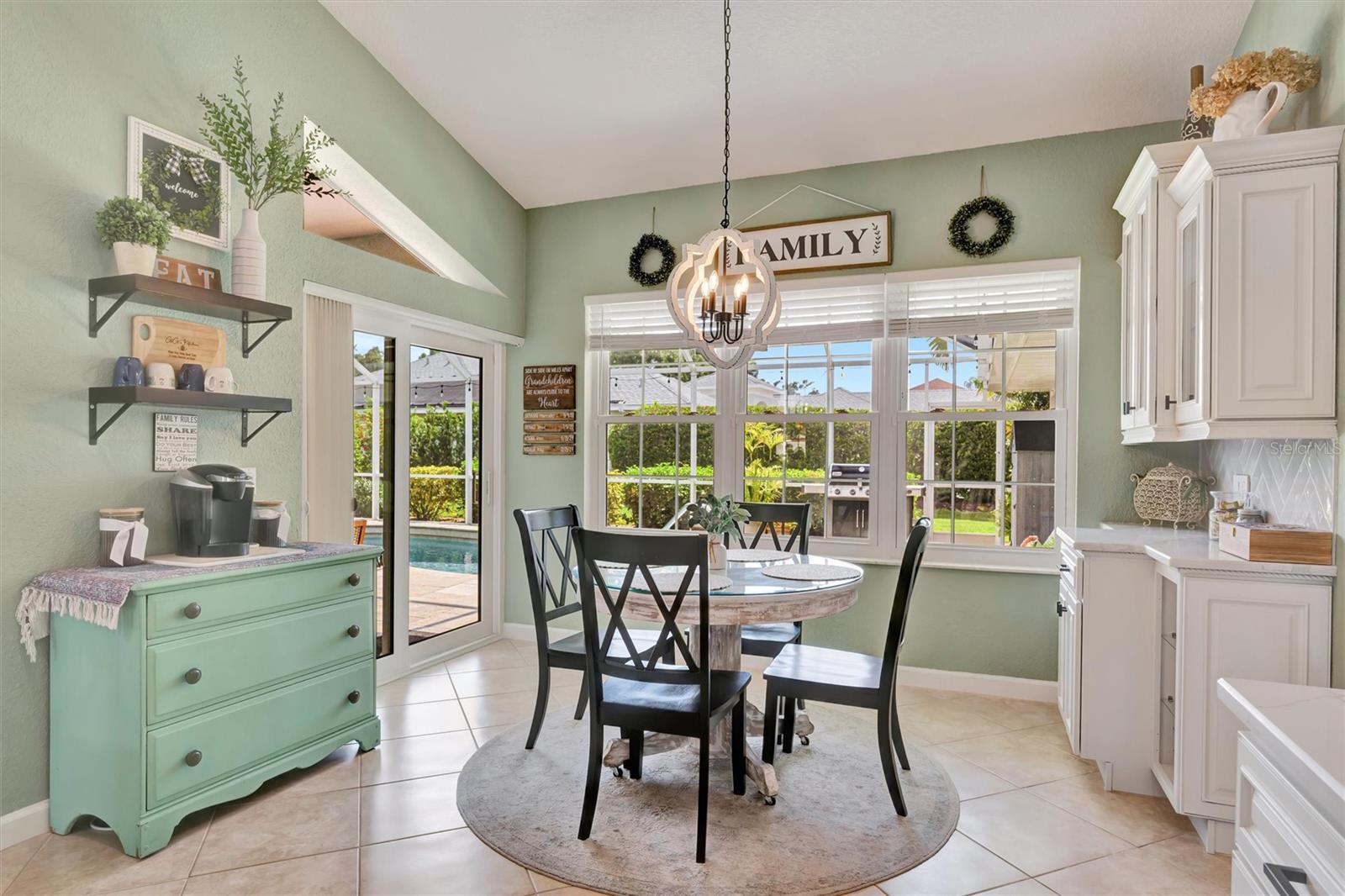Image 14 of 52 For 8173 Misty Oaks Boulevard