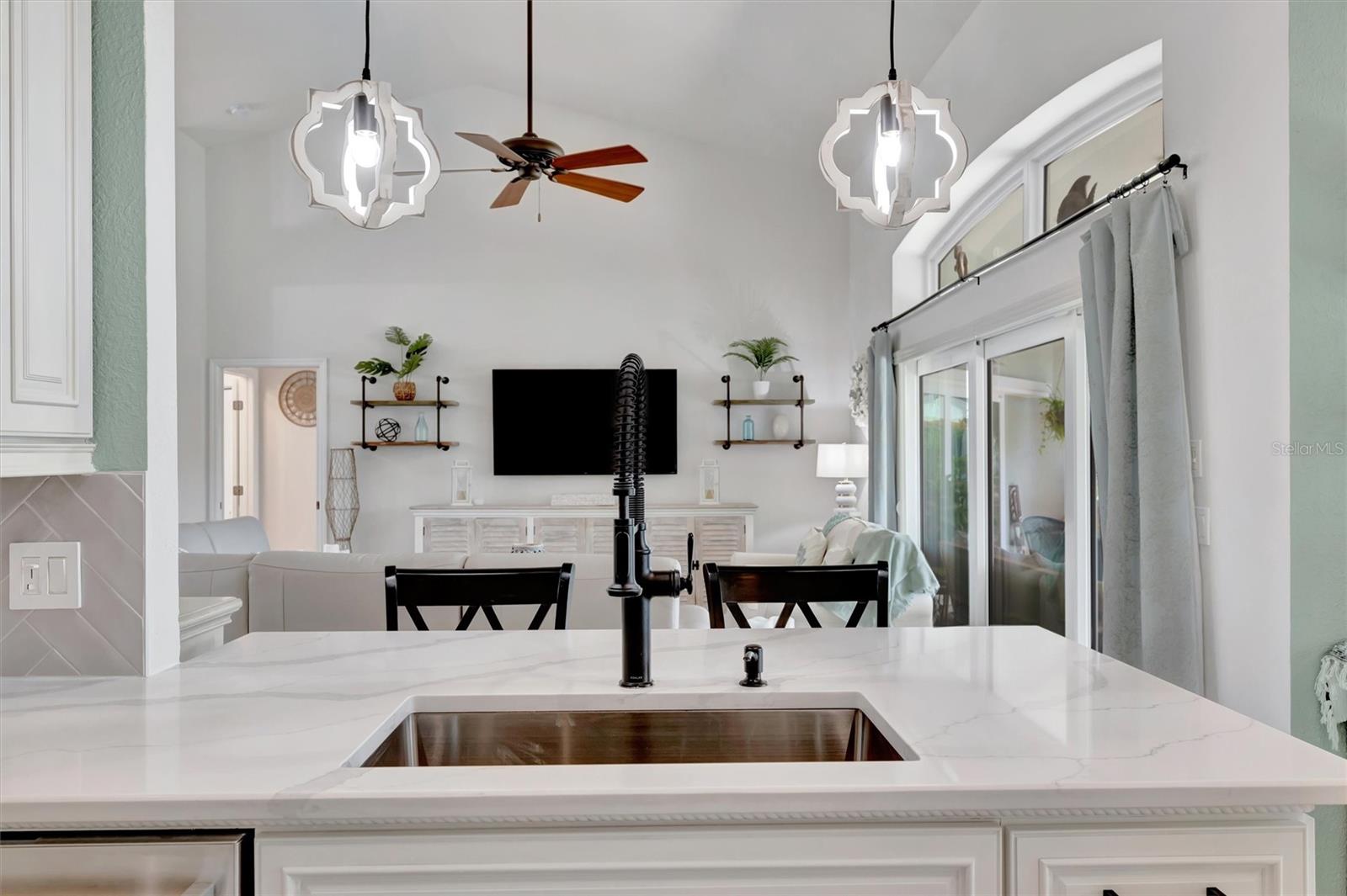 Image 18 of 52 For 8173 Misty Oaks Boulevard