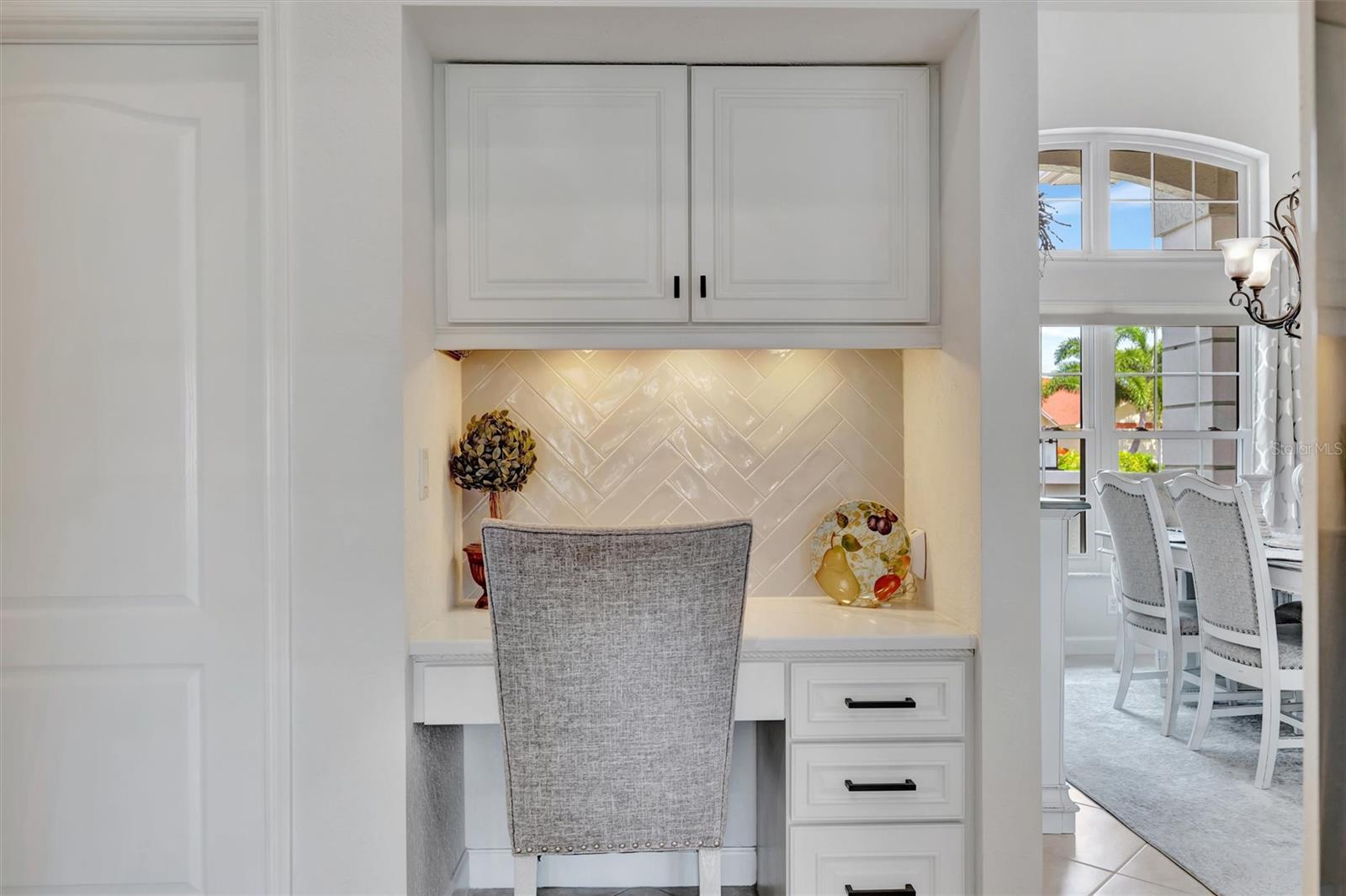 Image 23 of 52 For 8173 Misty Oaks Boulevard