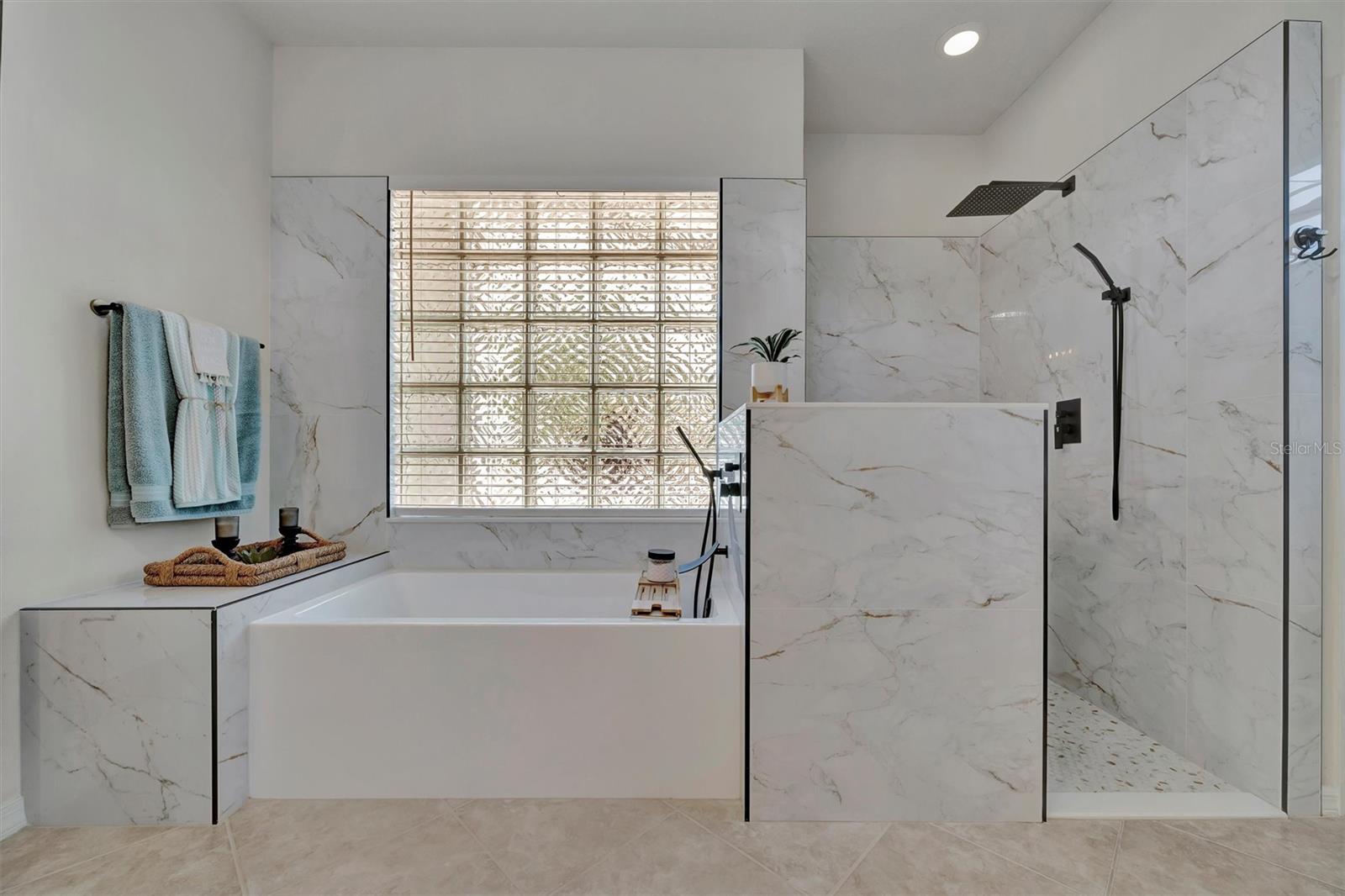 Image 29 of 52 For 8173 Misty Oaks Boulevard