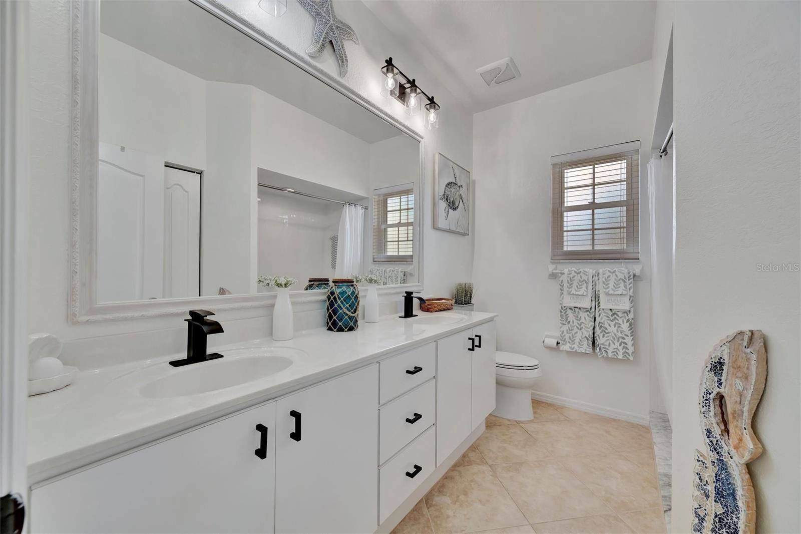 Image 33 of 52 For 8173 Misty Oaks Boulevard