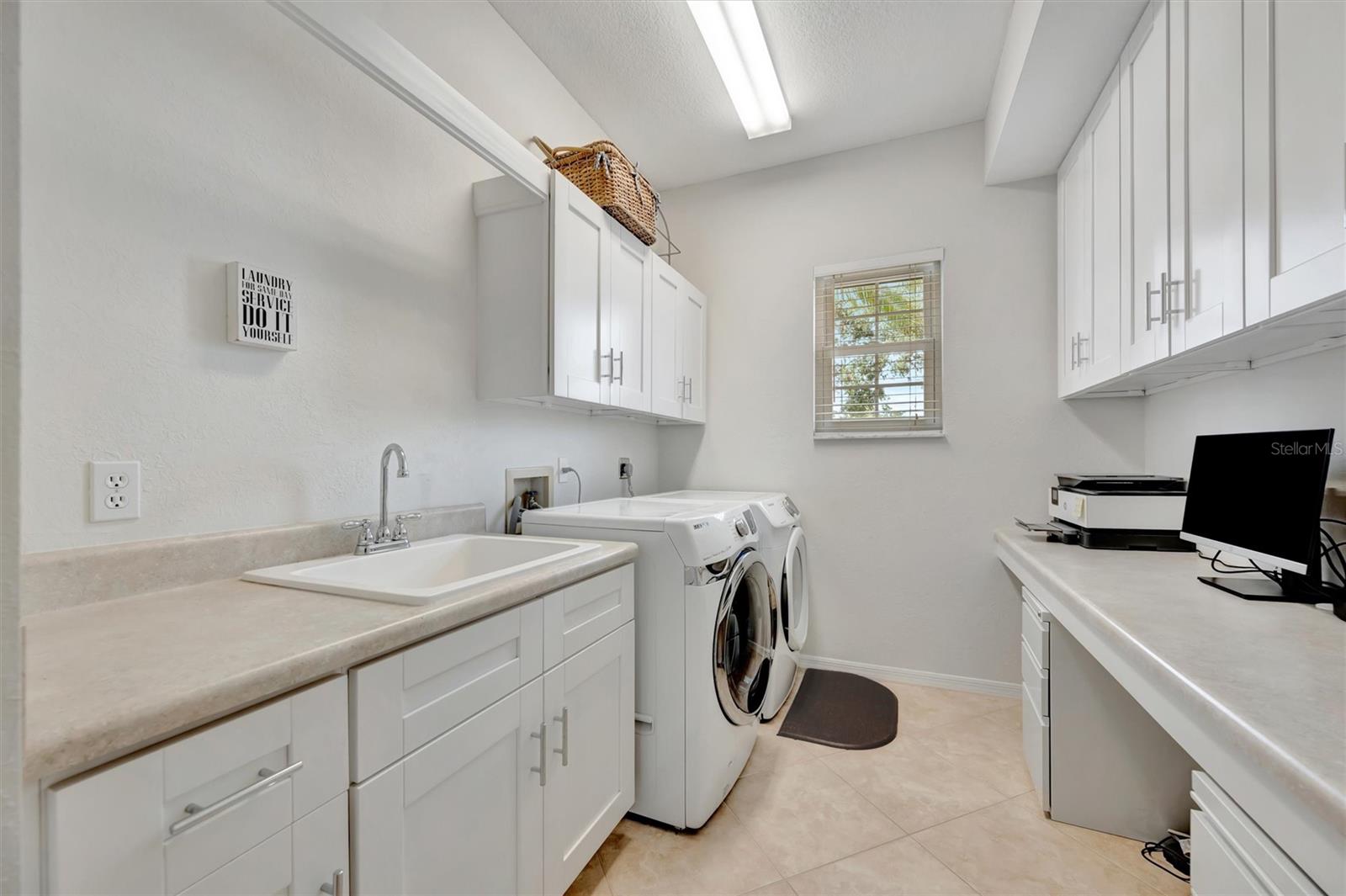 Image 39 of 52 For 8173 Misty Oaks Boulevard