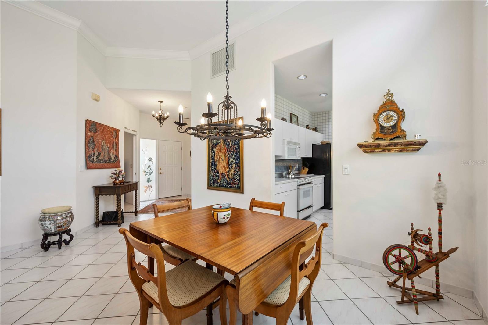Image 13 of 43 For 3852 Amapola Lane
