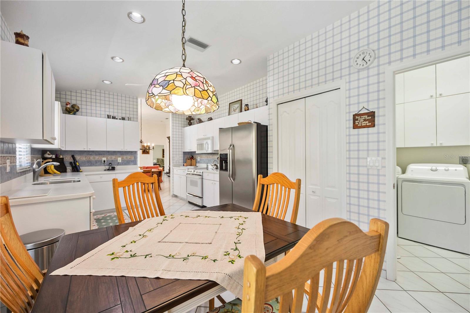 Image 21 of 43 For 3852 Amapola Lane