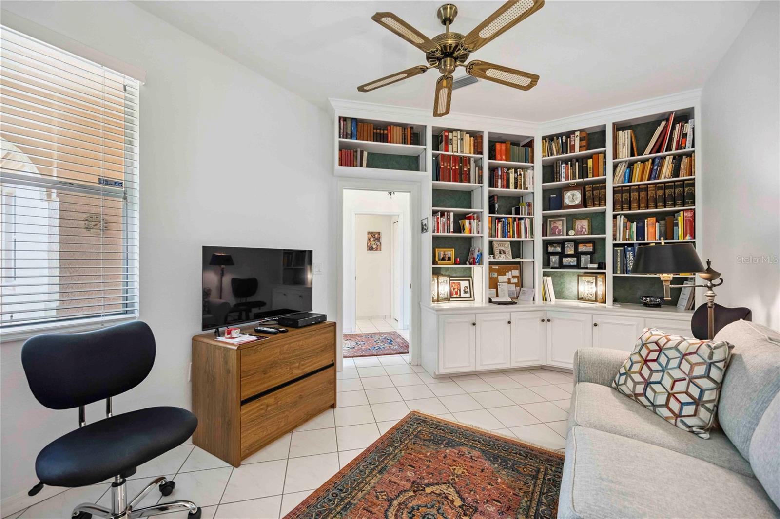 Image 24 of 43 For 3852 Amapola Lane