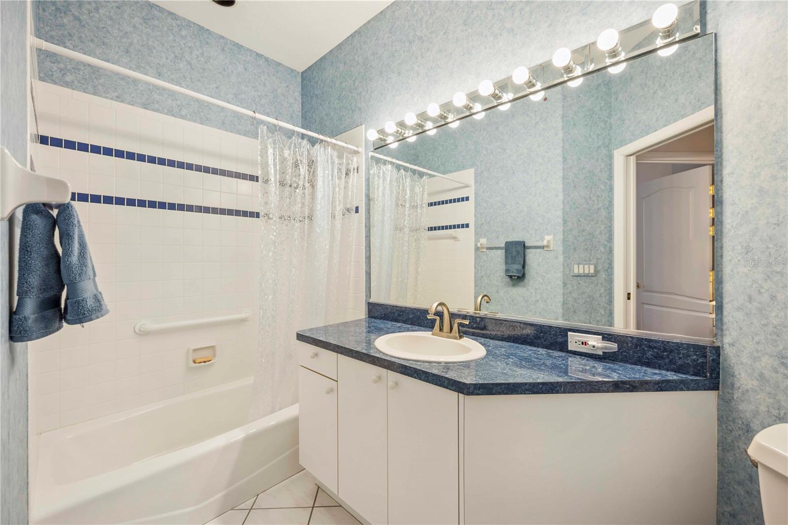 Image 34 of 43 For 3852 Amapola Lane