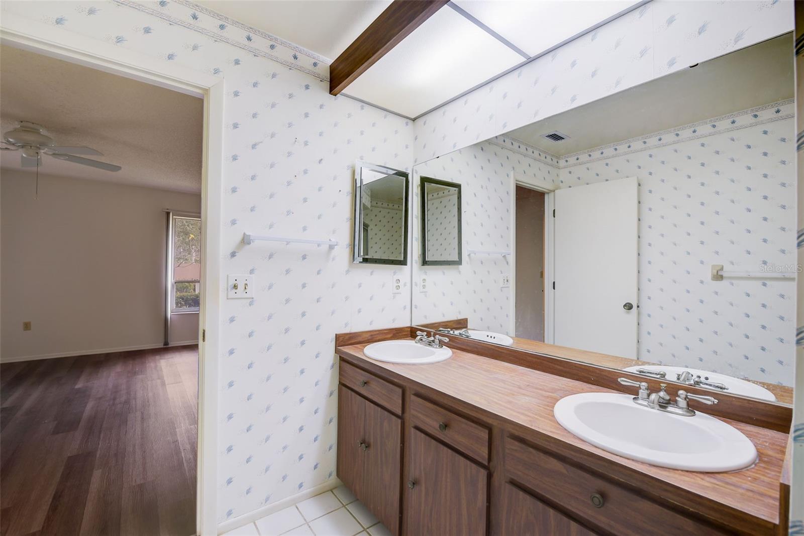 Image 36 of 50 For 1203 Tallywood Drive 7002