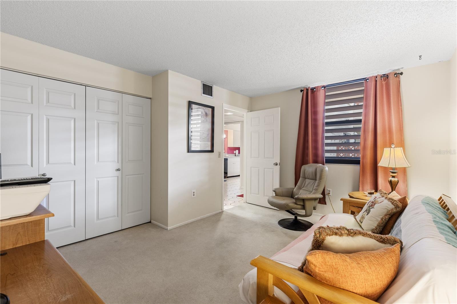 Image 23 of 32 For 530 Spring Lakes Boulevard