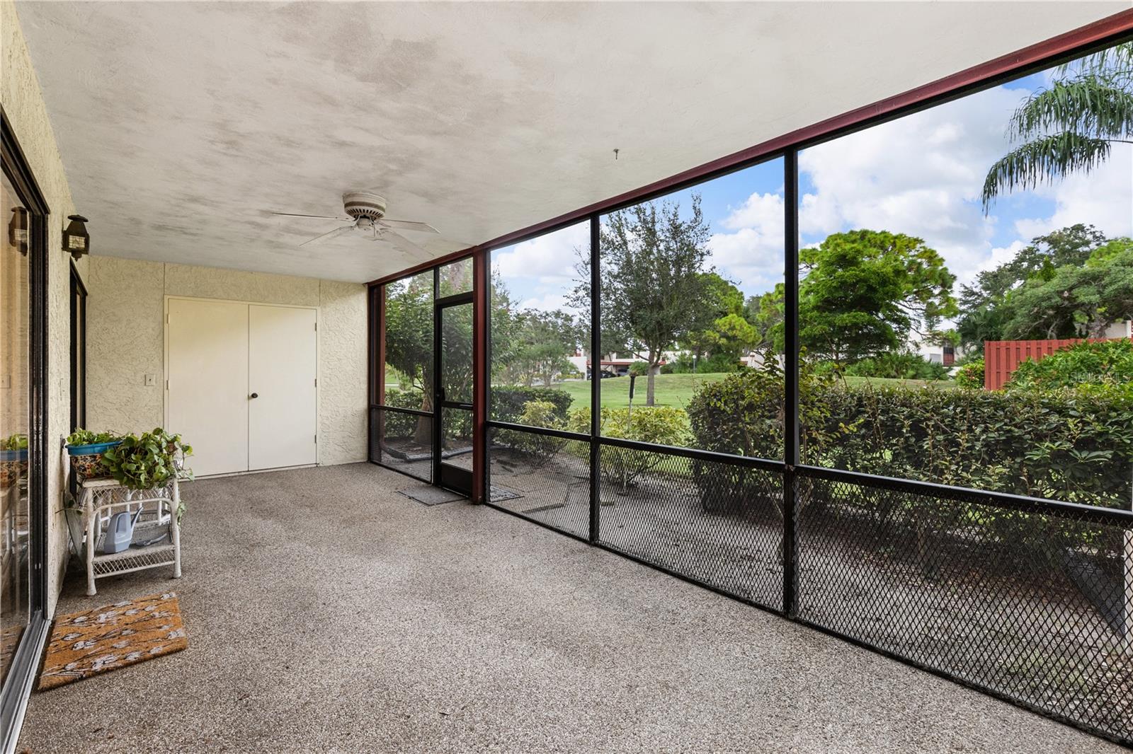 Image 26 of 32 For 530 Spring Lakes Boulevard