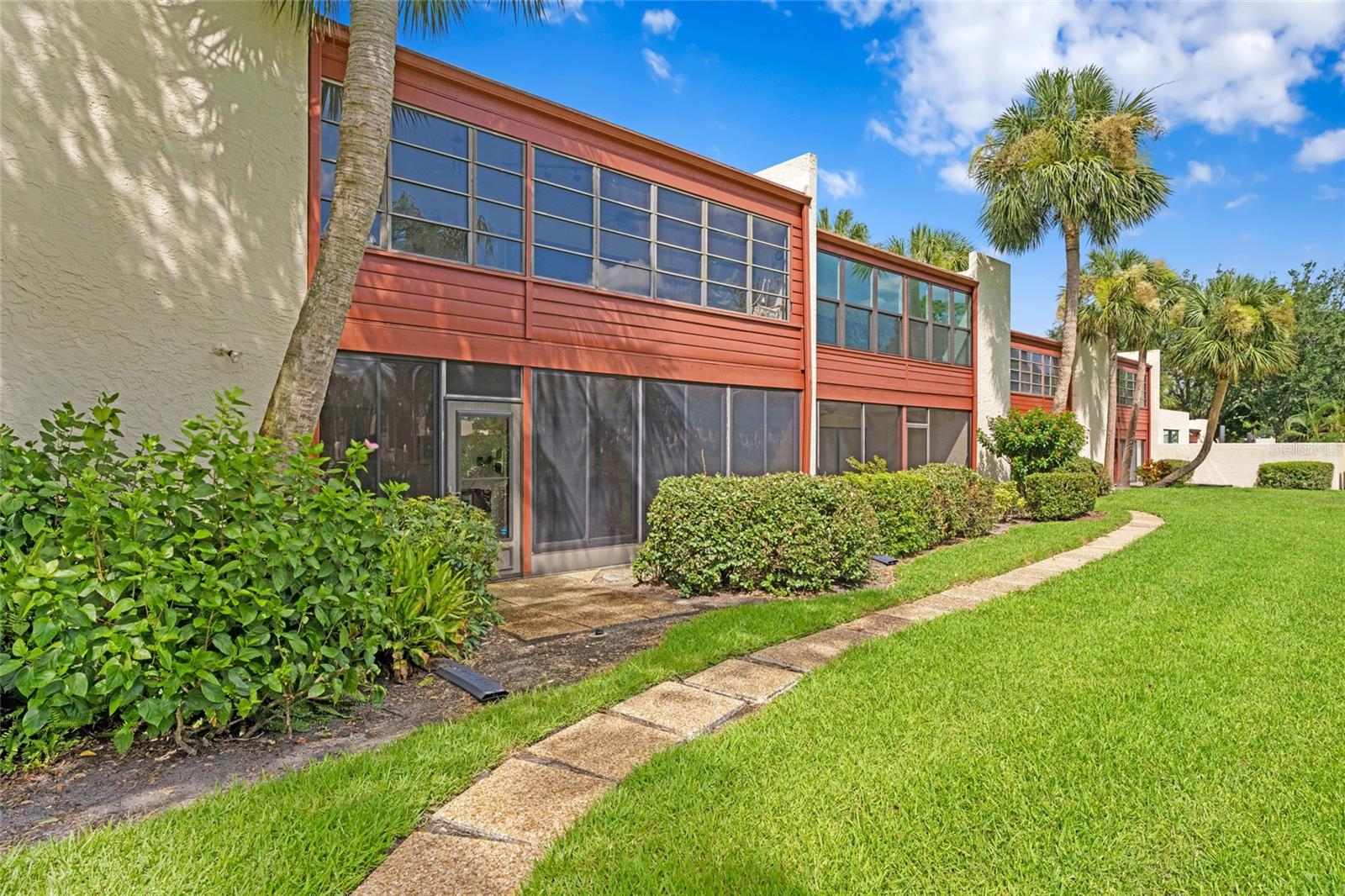 Image 27 of 32 For 530 Spring Lakes Boulevard