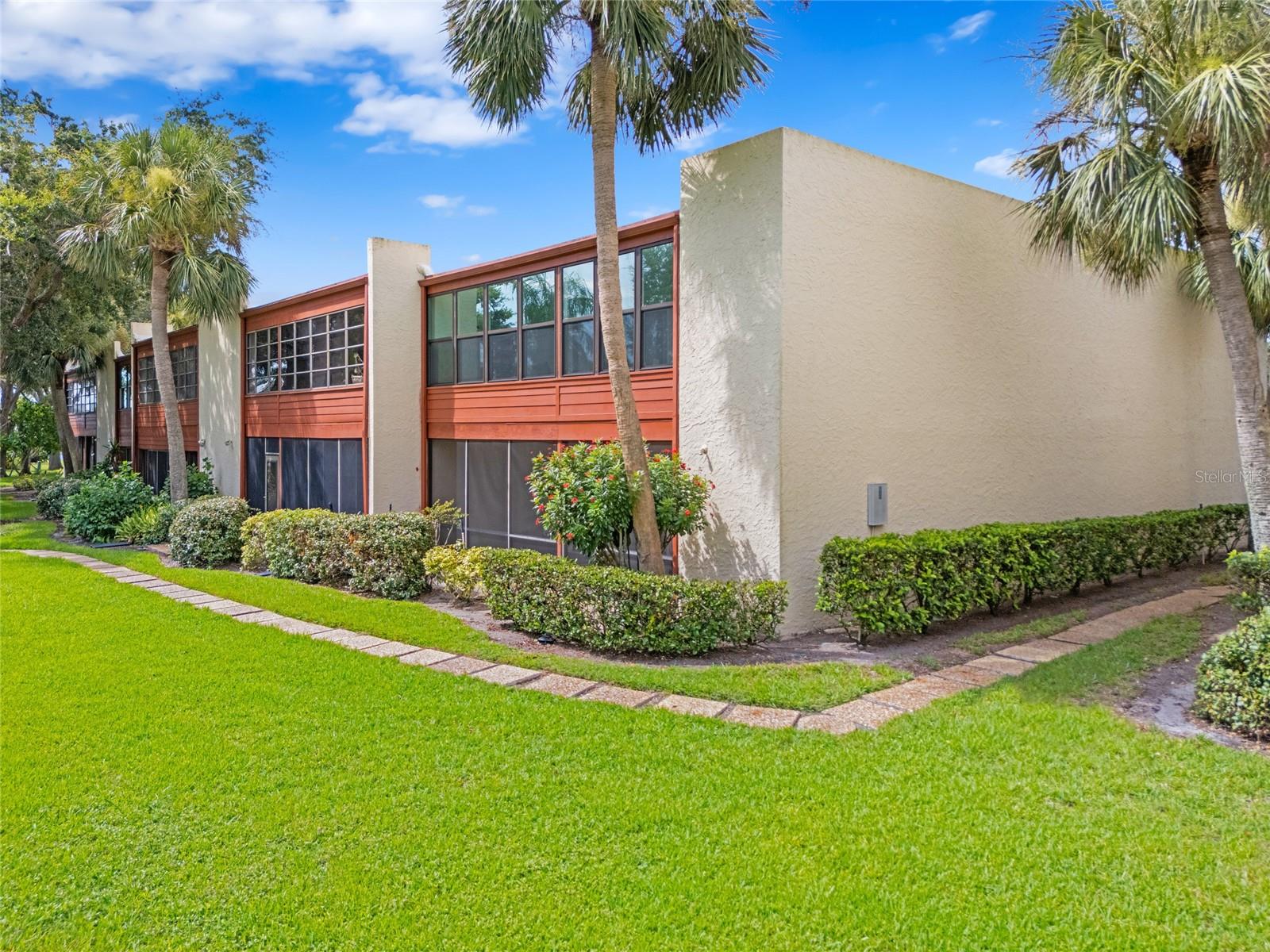 Image 29 of 32 For 530 Spring Lakes Boulevard