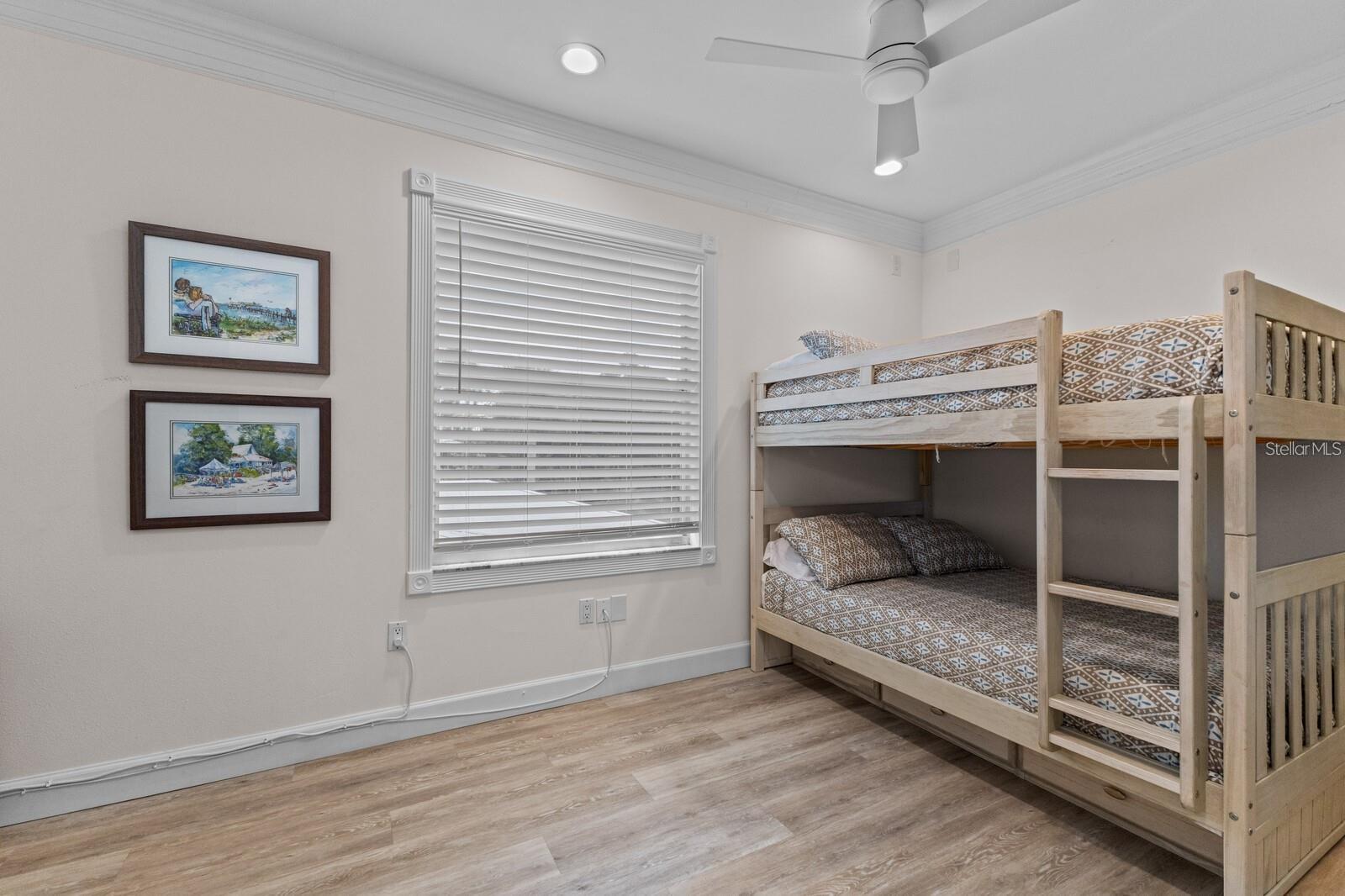 Image 35 of 69 For 212 Oak Avenue