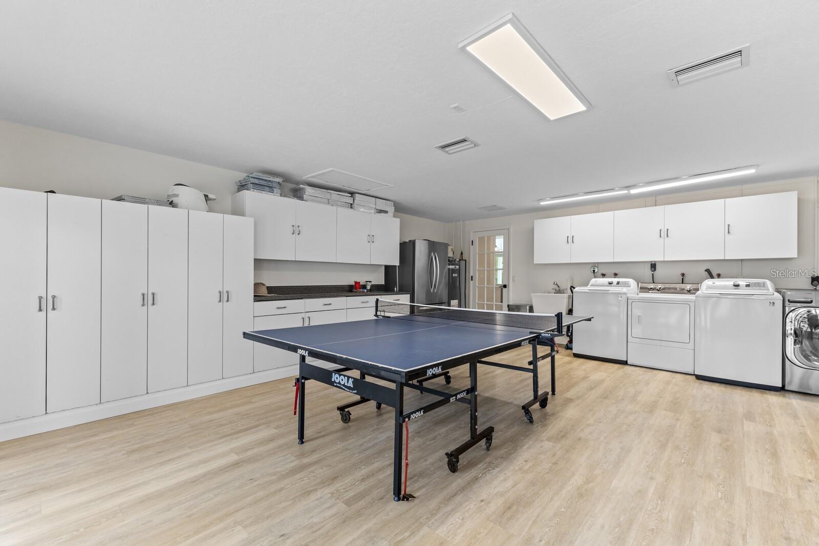 Image 43 of 69 For 212 Oak Avenue