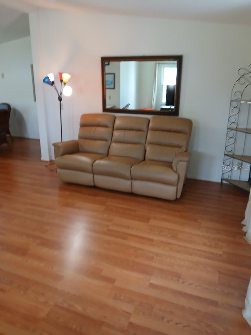 Image 4 of 10 For 1117 Paradise Drive