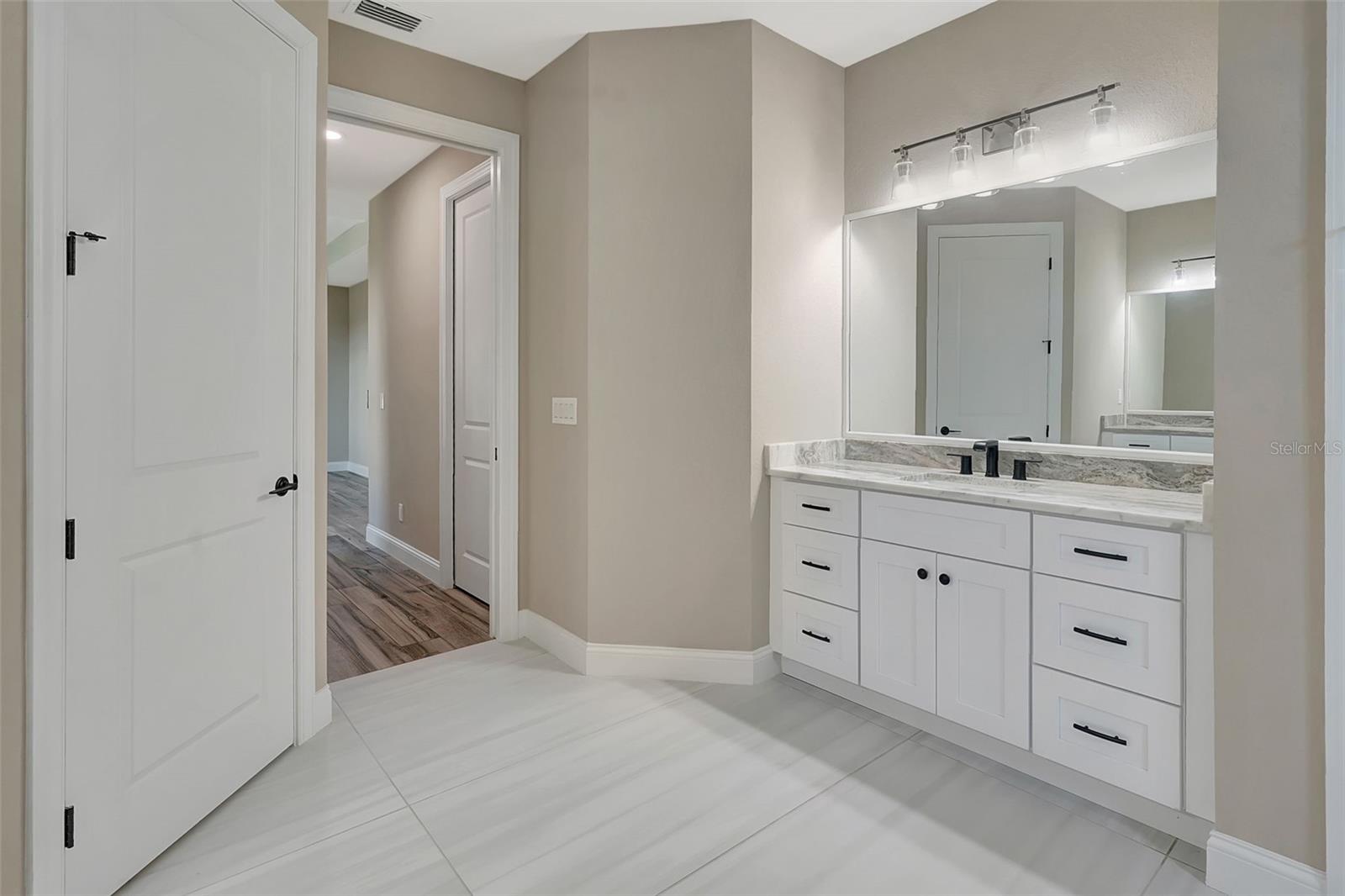 Image 32 of 76 For 10812 Mcalester Circle