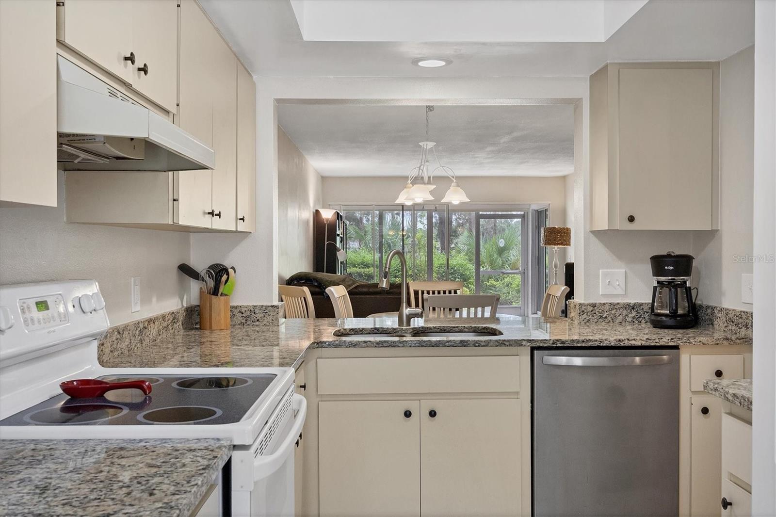 Image 14 of 58 For 4483 Longmeadow  71