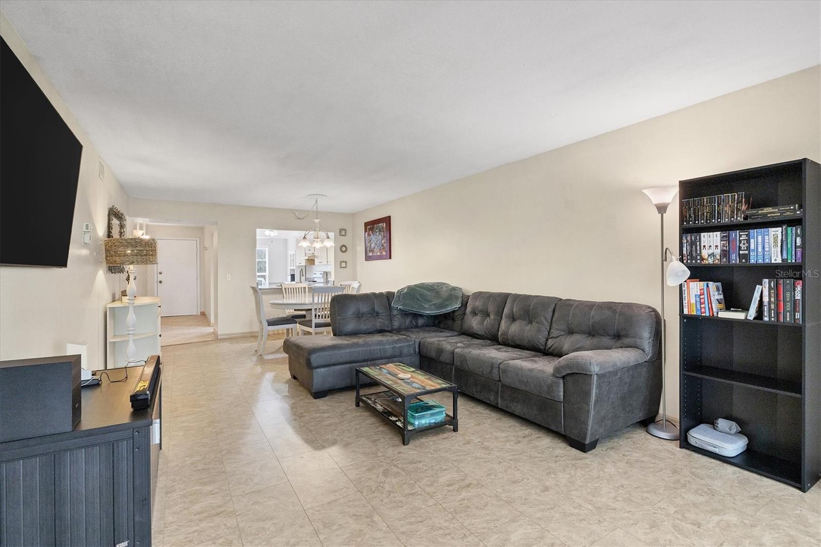 Image 4 of 58 For 4483 Longmeadow  71