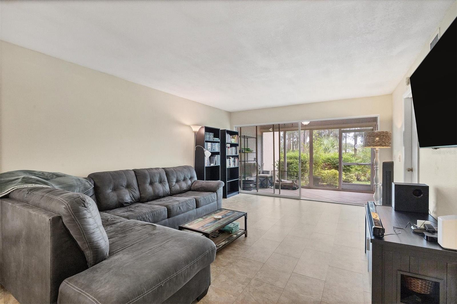 Image 6 of 58 For 4483 Longmeadow  71