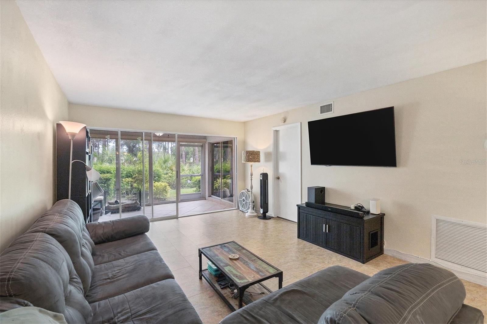 Image 7 of 58 For 4483 Longmeadow  71