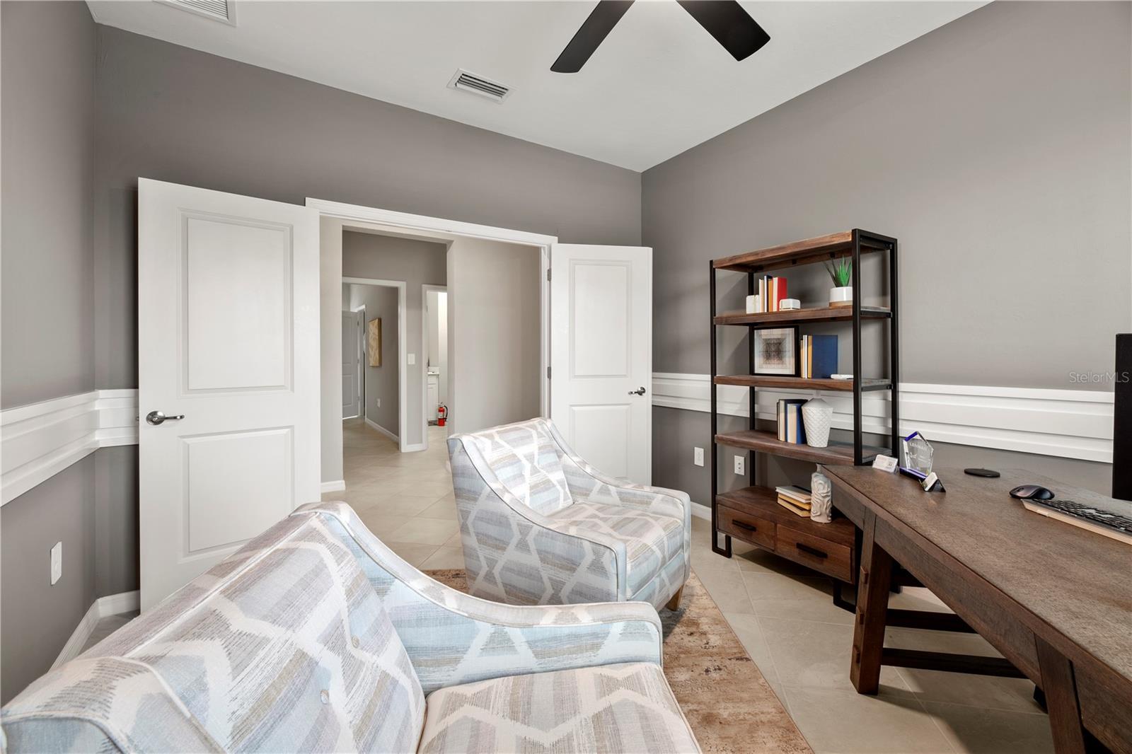 Image 19 of 37 For 11490 Burgundy Drive
