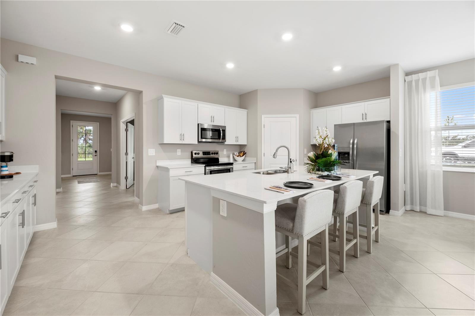 Image 21 of 37 For 11490 Burgundy Drive