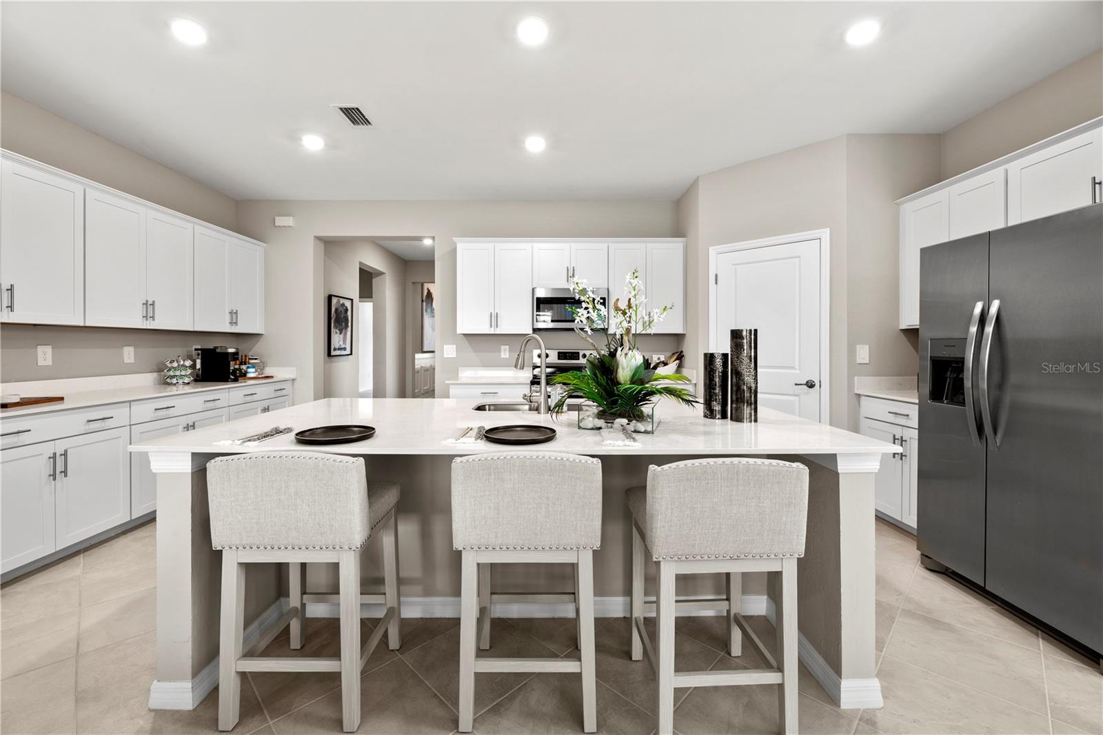 Image 22 of 37 For 11490 Burgundy Drive