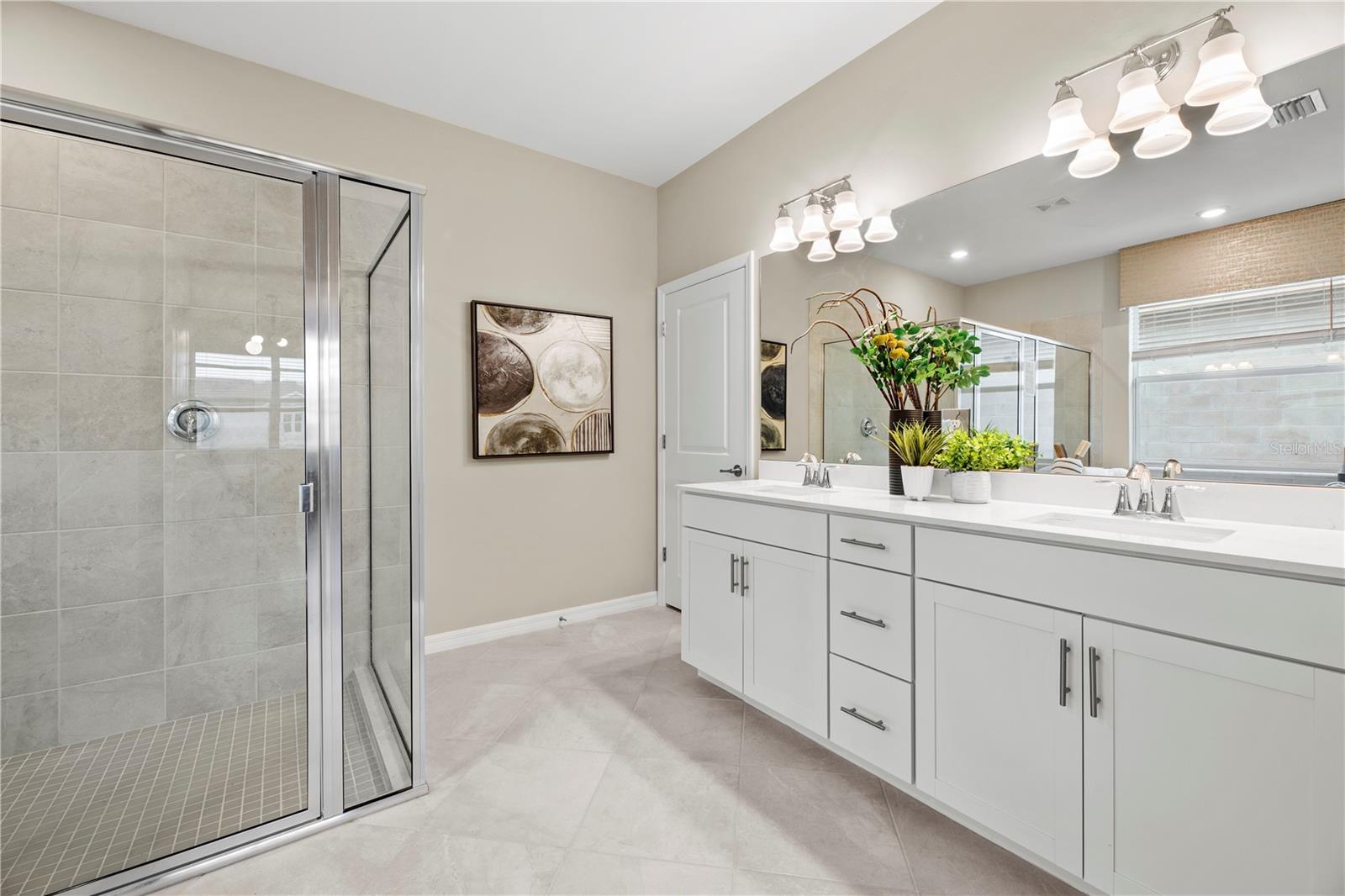 Image 5 of 37 For 11490 Burgundy Drive