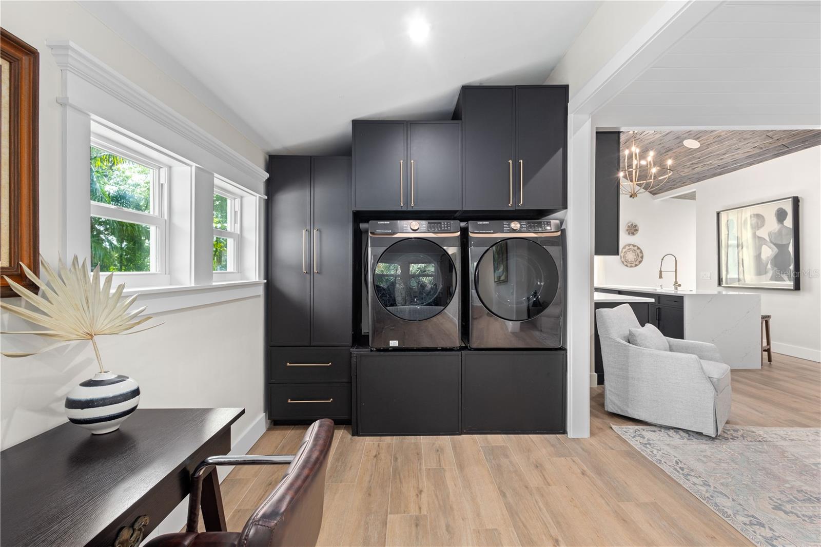 Image 14 of 32 For 217 9th Street E