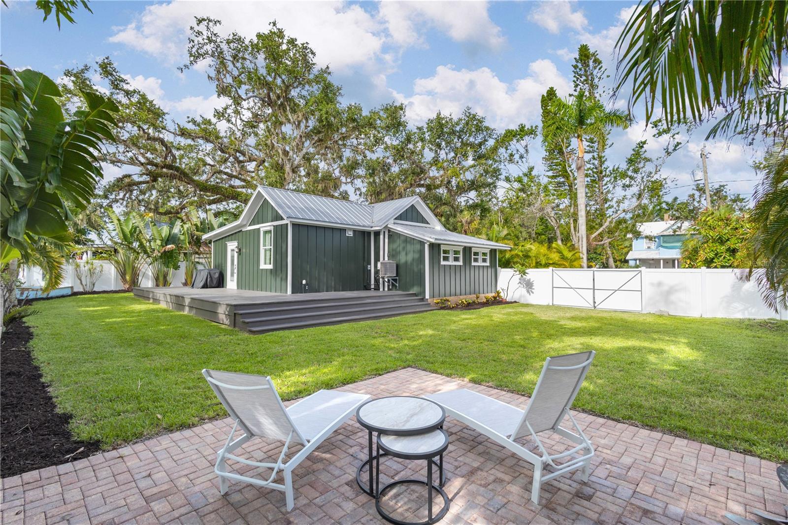 Image 21 of 32 For 217 9th Street E