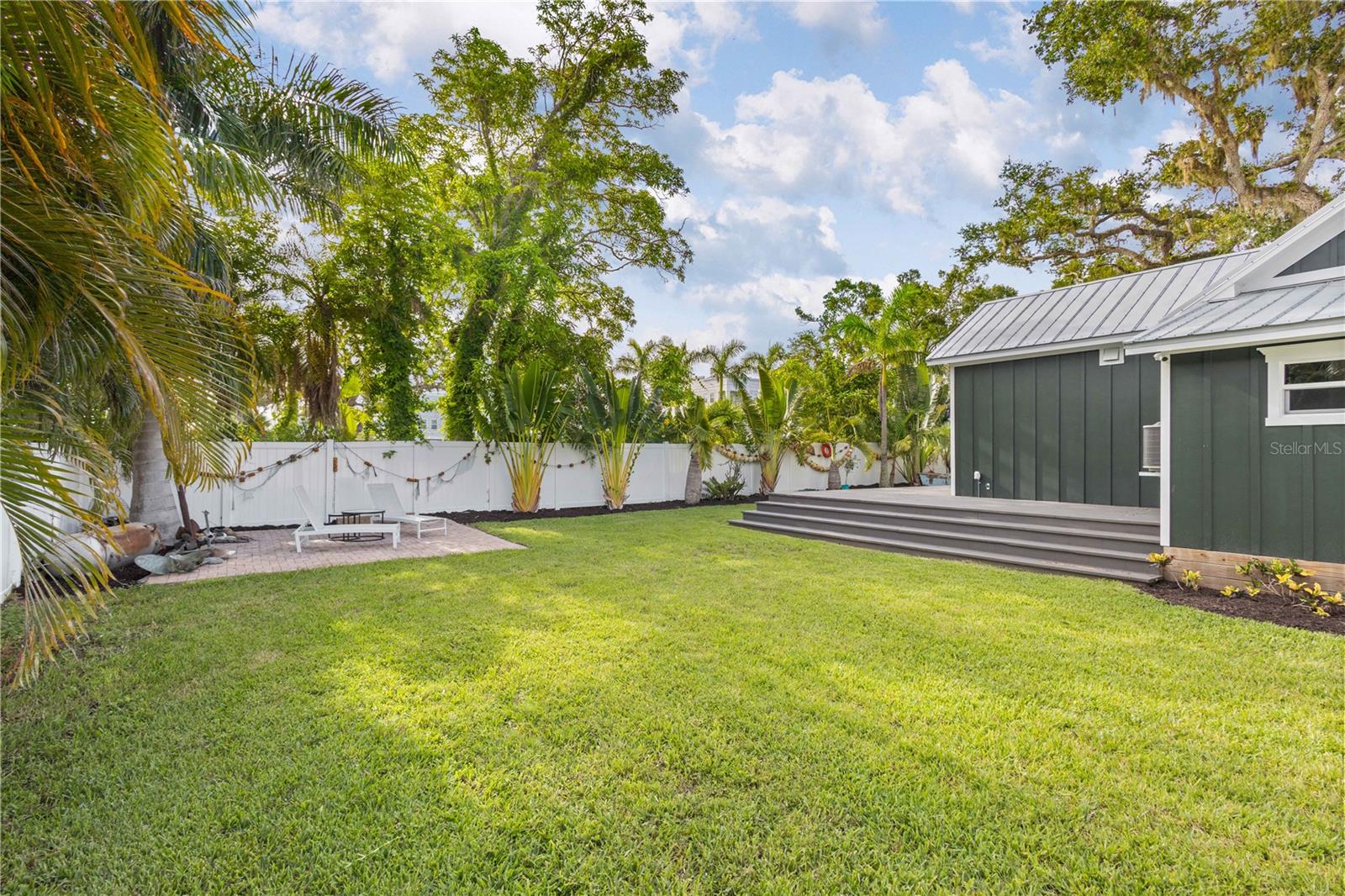 Image 22 of 32 For 217 9th Street E
