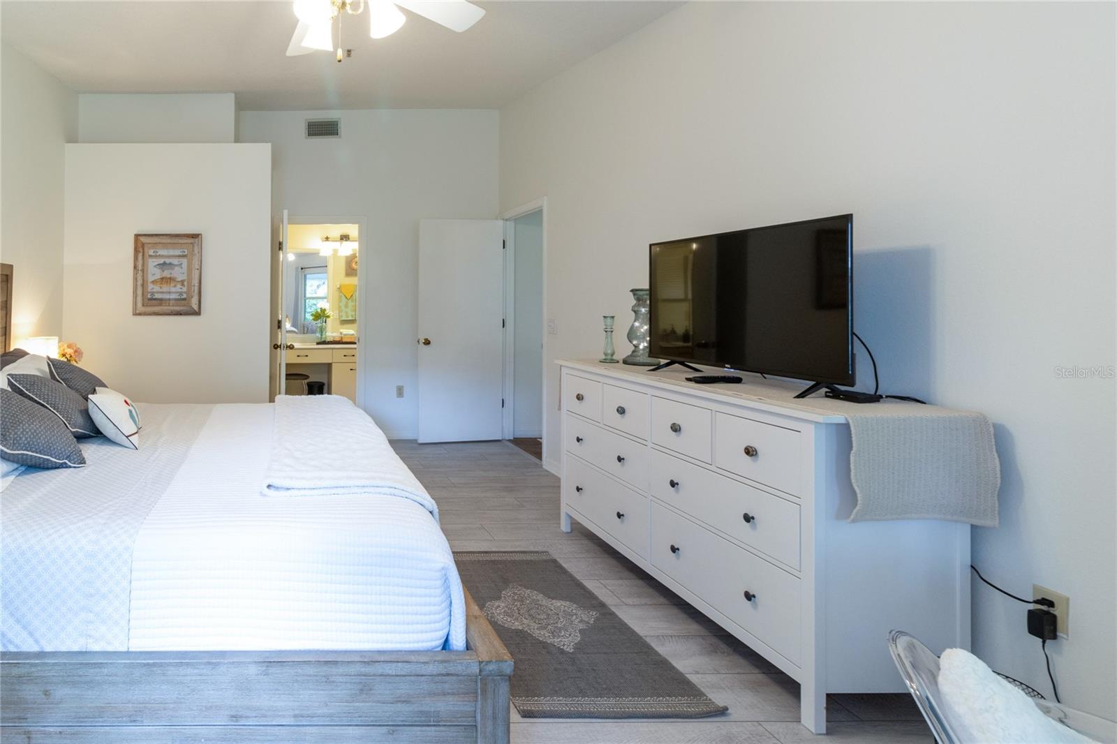 Image 19 of 42 For 1221 Siesta Bayside Drive 1221