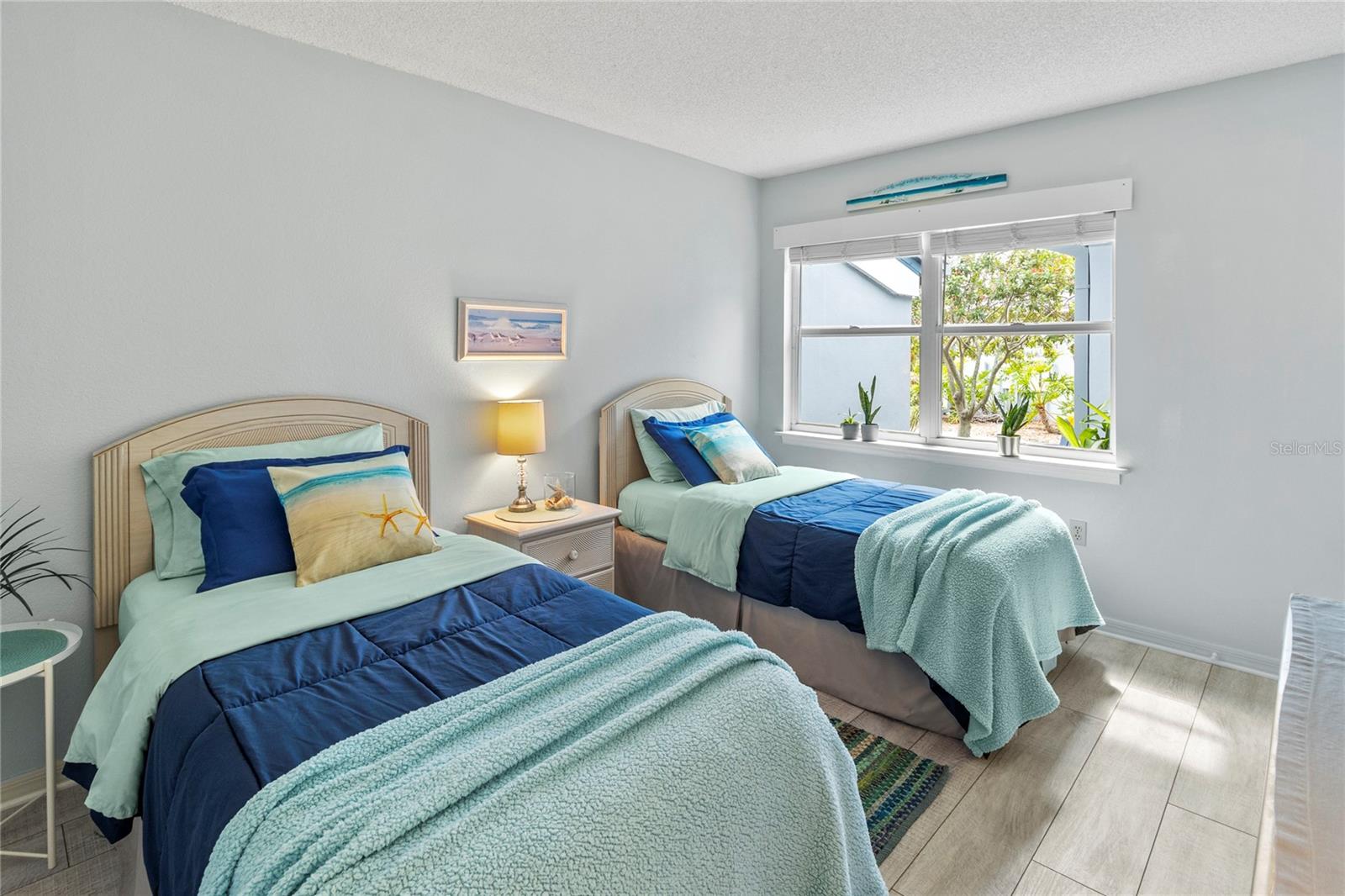 Image 23 of 42 For 1221 Siesta Bayside Drive 1221