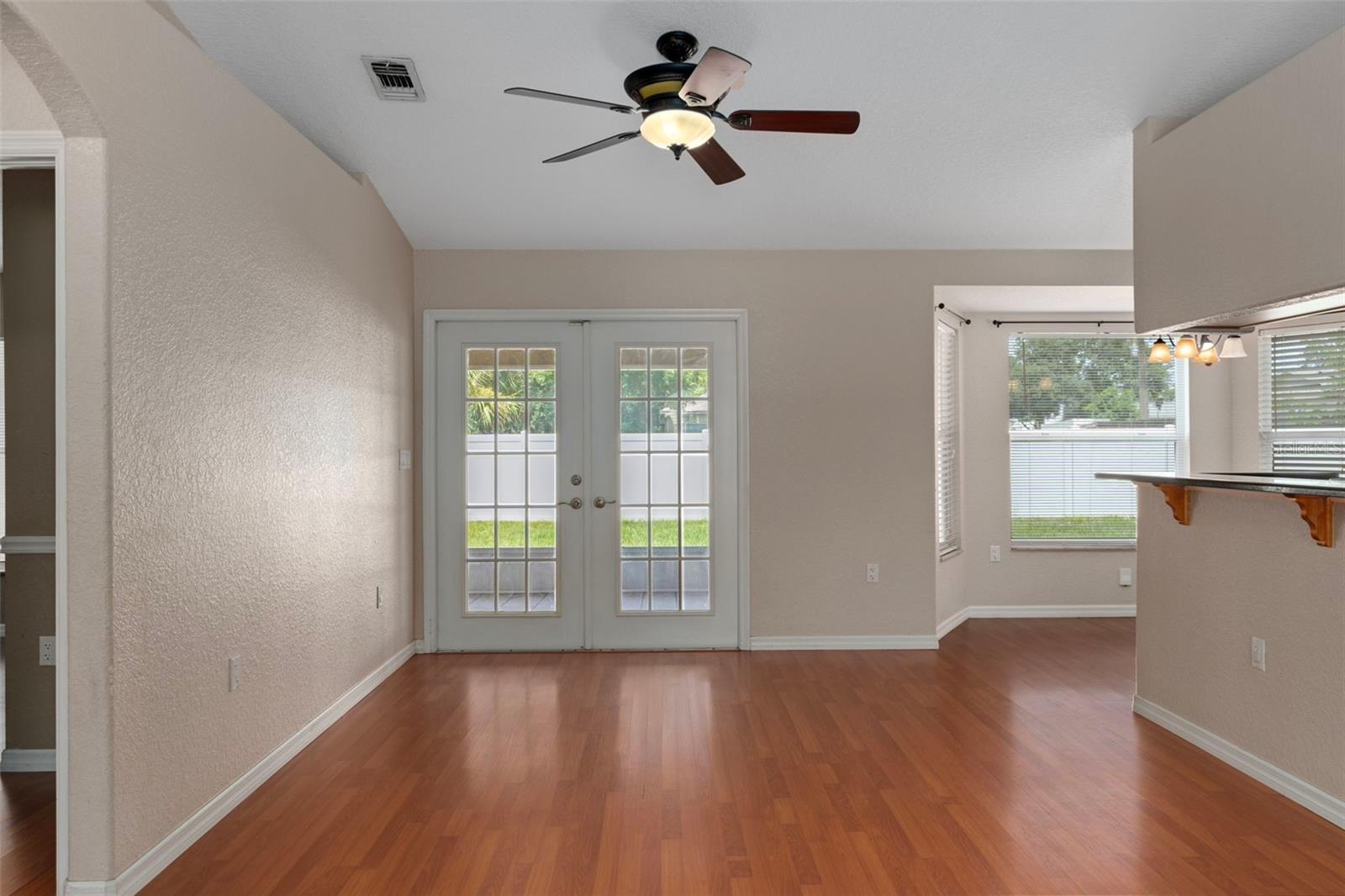 Image 12 of 47 For 1315 Leeward Avenue
