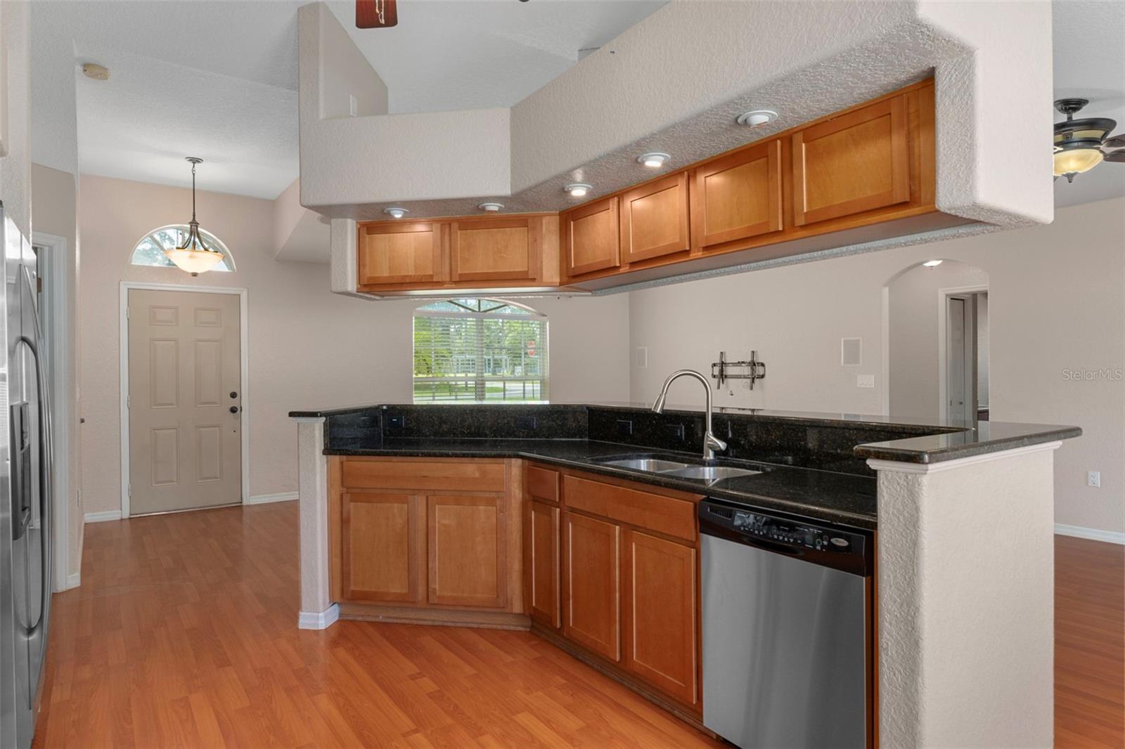 Image 19 of 47 For 1315 Leeward Avenue