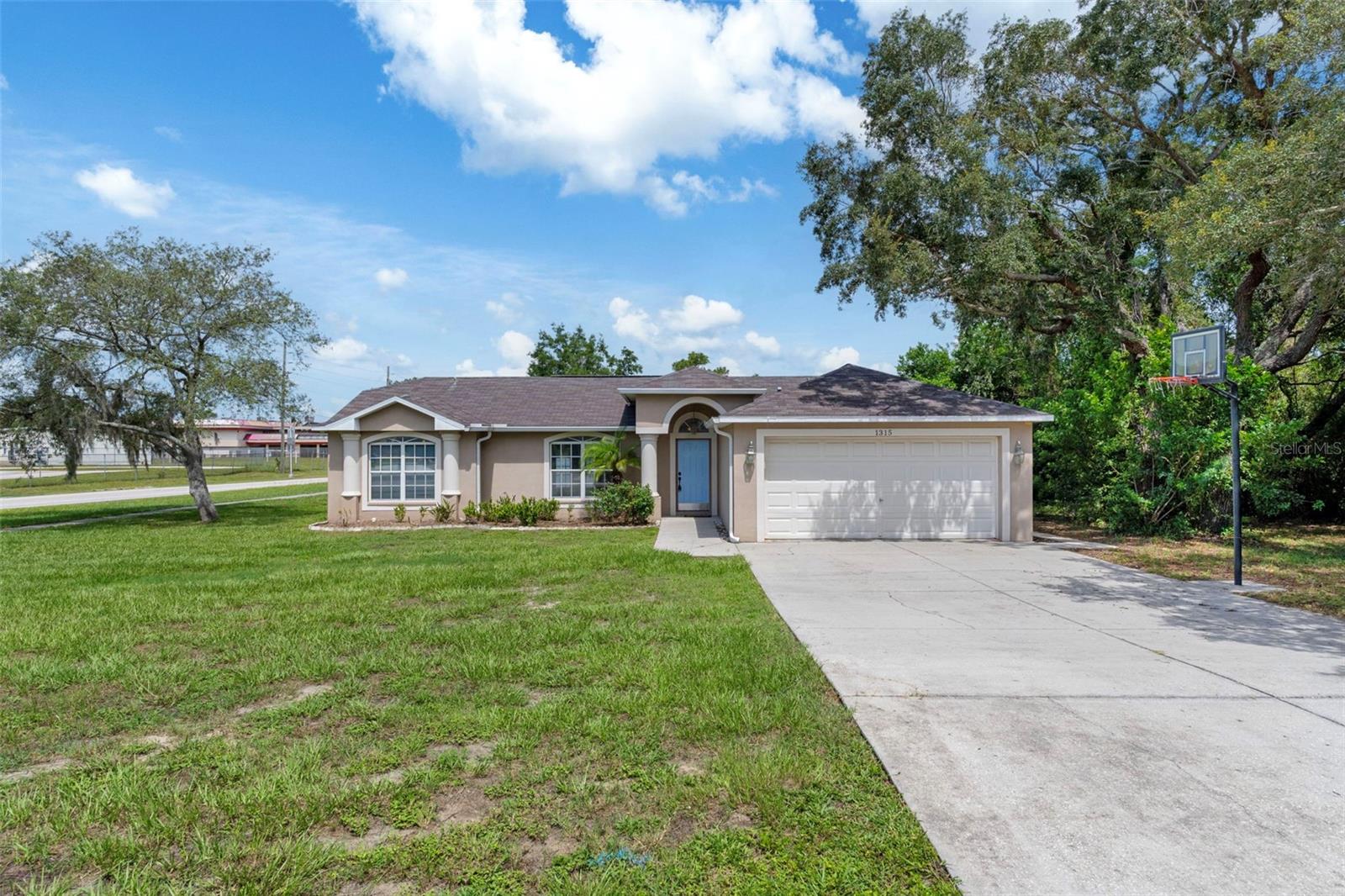 Image 2 of 47 For 1315 Leeward Avenue